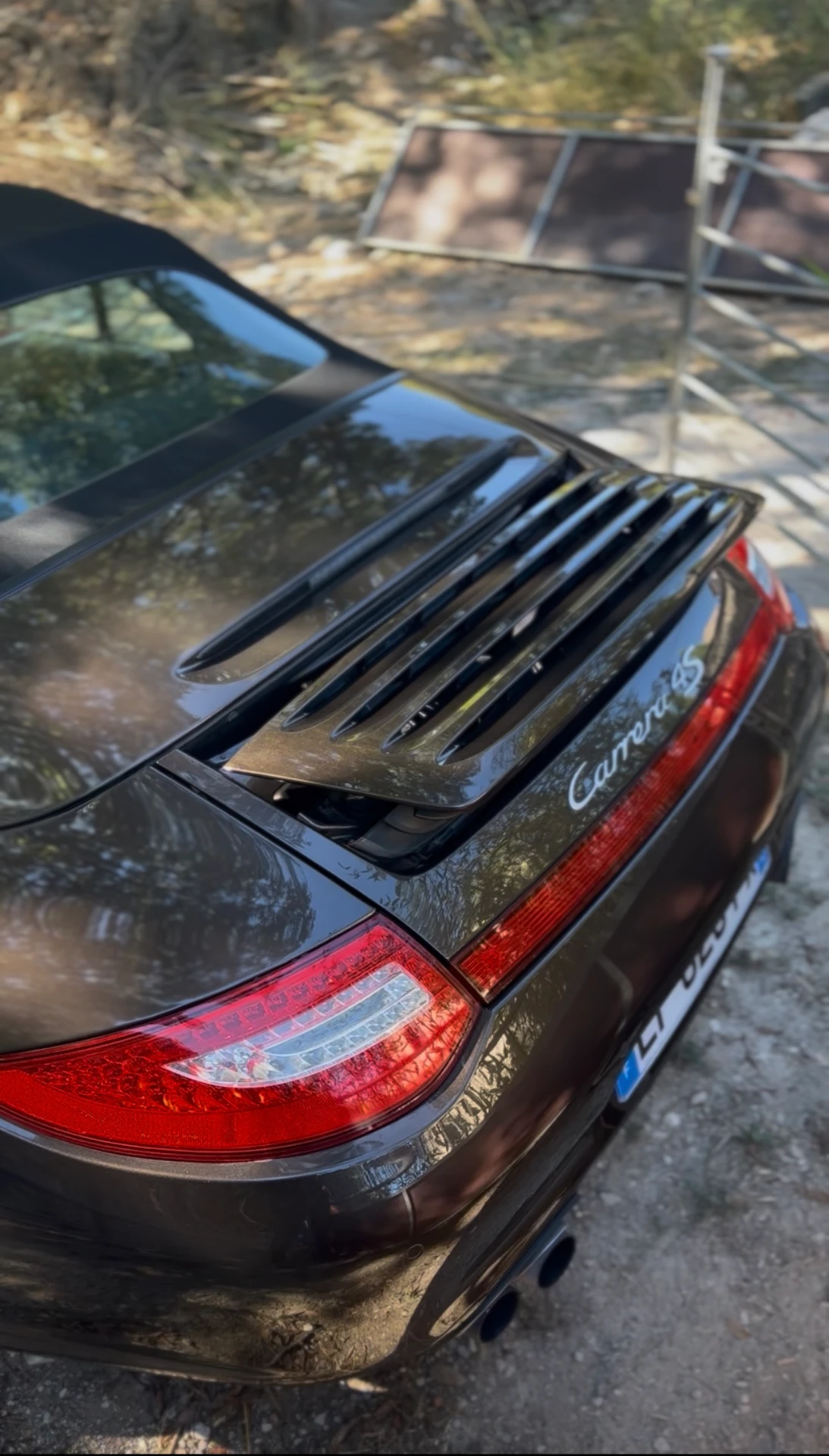 Porsche 911 Carrera 4S nettoyée, détail de l'aileron arrière